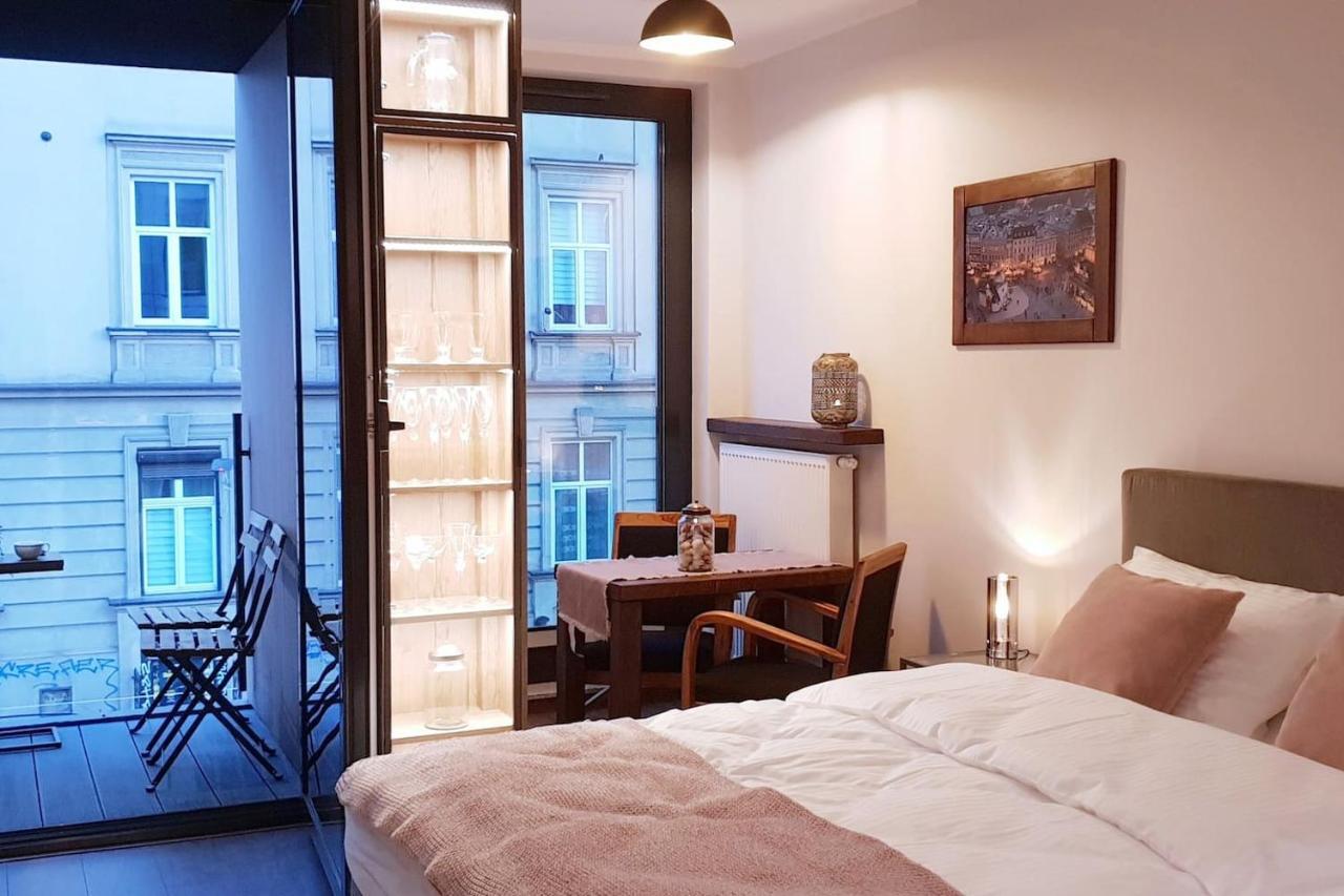 Boutique 108 - Old City, Luxury Apt. With A Garage Krakow Dış mekan fotoğraf